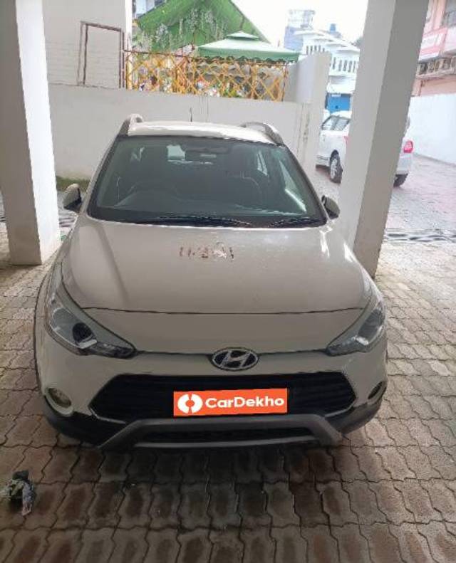 https://images10.gaadi.com/usedcar_image/3588203/original/processed_eb7dd8c6-cd9c-4f7d-bb72-465b4ba02117.jpg?imwidth=6400