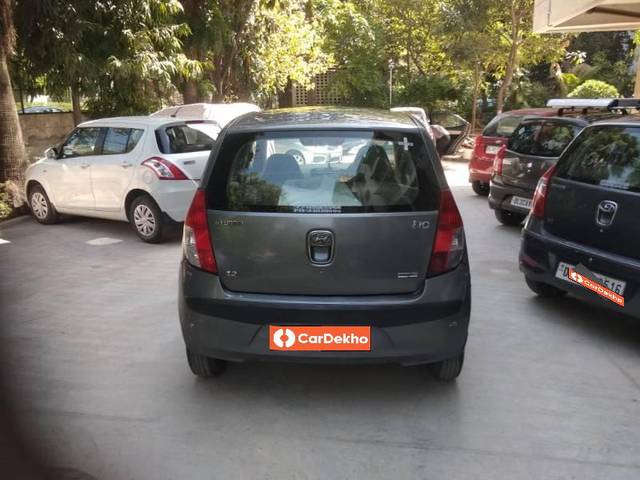 https://images10.gaadi.com/usedcar_image/3588227/original/processed_8bd9af23-7b14-4bc5-a688-a95ee4900e34.jpg?imwidth=6402