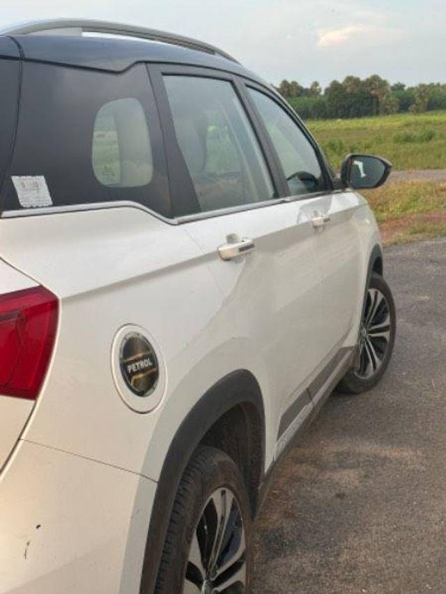 https://images10.gaadi.com/usedcar_image/3588229/original/processed_e6037cf0-640c-43e0-b229-77bb96e63dd0.jpeg?imwidth=6401