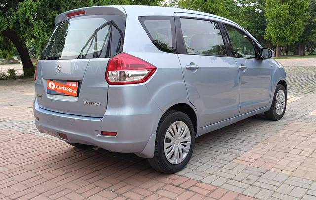 https://images10.gaadi.com/usedcar_image/3588336/original/processed_img2876453__used_car_2876453_1695538021.jpg?imwidth=6401