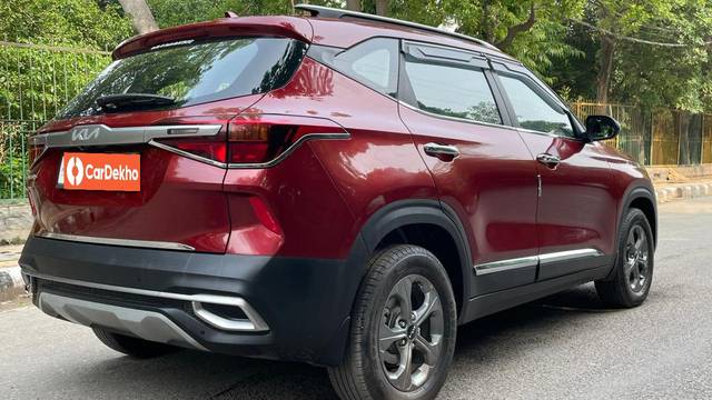 https://images10.gaadi.com/usedcar_image/3588357/original/processed_usedcar_5_8101695538340_1695538368.jpg?imwidth=6402