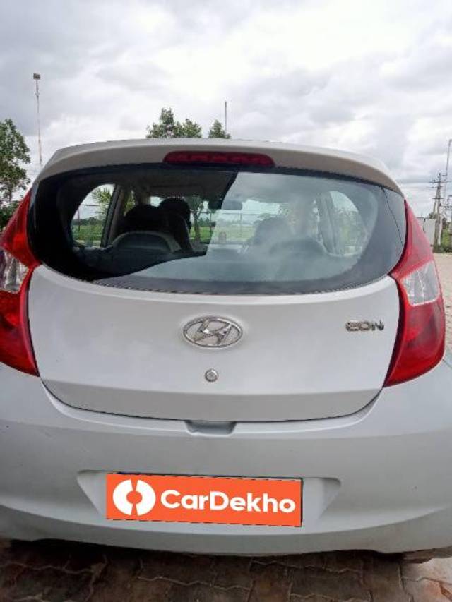 https://images10.gaadi.com/usedcar_image/3588368/original/processed_51d3b167-3170-48f7-87fe-c2ea4d77bc47.jpg?imwidth=6401