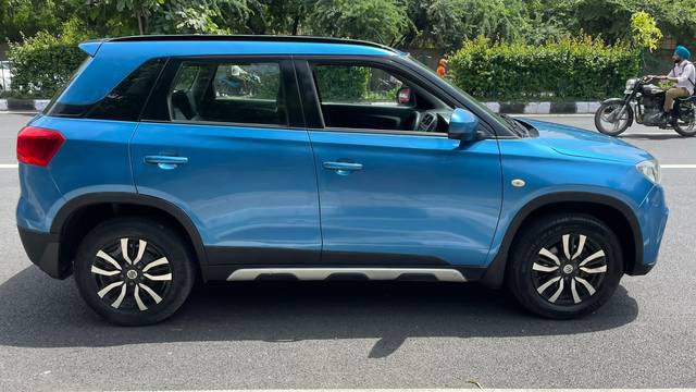 https://images10.gaadi.com/usedcar_image/3588381/original/usedcar_2_8101695539715_1695539734.jpg?imwidth=6401