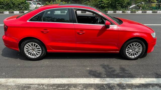 https://images10.gaadi.com/usedcar_image/3588394/original/usedcar_2_8101695540151_1695540190.jpg?imwidth=6401