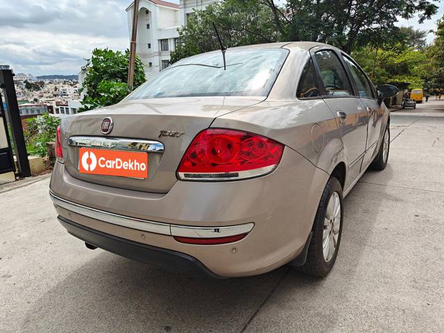 https://images10.gaadi.com/usedcar_image/3588486/original/processed_img2876519__used_car_2876519_1695543049.jpg?imwidth=6402