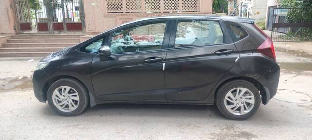 https://images10.gaadi.com/usedcar_image/3588533/original/17__VCC_IMG_1694937821601_1790688_95_1694937871.jpg?imwidth=6401