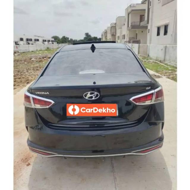 https://images10.gaadi.com/usedcar_image/3588580/original/processed_93a098e1-f328-4414-a9a8-aacb1def3e84.jpg?imwidth=6401