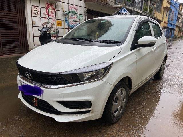 https://images10.gaadi.com/usedcar_image/3588592/original/processed_c8697f55-f2ec-4b9e-a1bf-8fcaee412cb6.jpeg?imwidth=6400