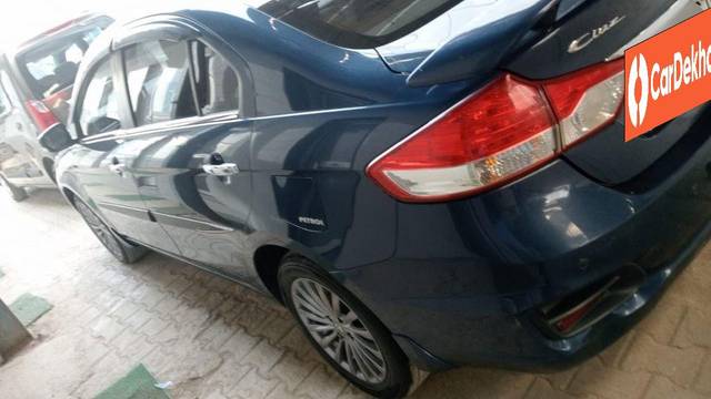 https://images10.gaadi.com/usedcar_image/3588636/original/processed_47f55546-3ce5-48ef-9f00-8321c77e8823.jpeg?imwidth=6401