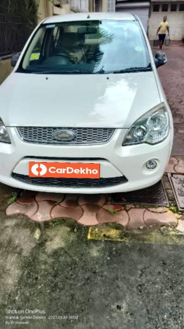 https://images10.gaadi.com/usedcar_image/3588737/original/processed_945481fc-aa0e-49f0-b2e0-0b5ed916ba41.jpg?imwidth=6400