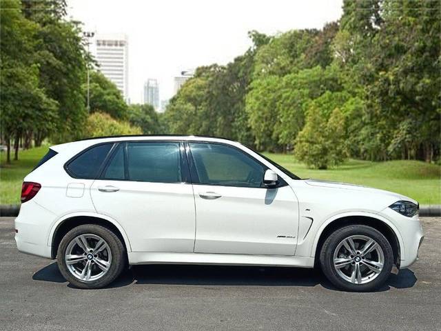 https://images10.gaadi.com/usedcar_image/3588837/original/processed_img2876669__used_car_2876669_1695556952.jpg?imwidth=6401