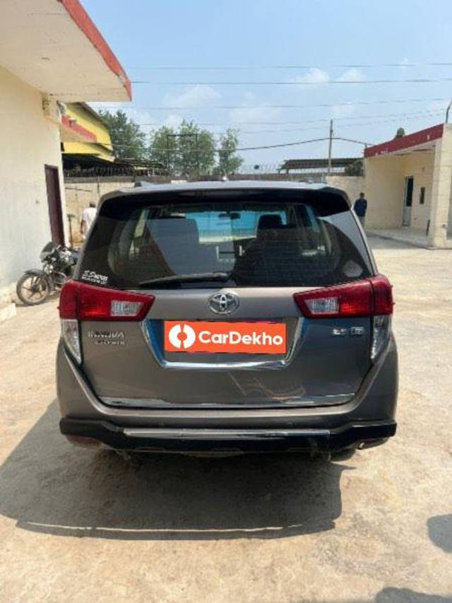https://images10.gaadi.com/usedcar_image/3588856/original/processed_390d23fb-7252-4944-9dd9-b0f7419329a5.jpeg?imwidth=6401