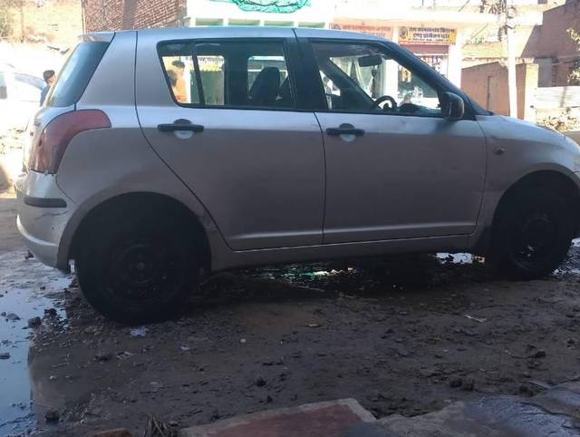 https://images10.gaadi.com/usedcar_image/3588870/original/processed_1384843b-0097-42d6-bce4-ce5585af4a06.jpg?imwidth=6400
