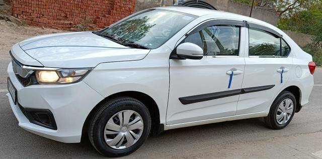 https://images10.gaadi.com/usedcar_image/3588897/original/img2876707__used_car_2876707_1695558898.jpg?imwidth=6402