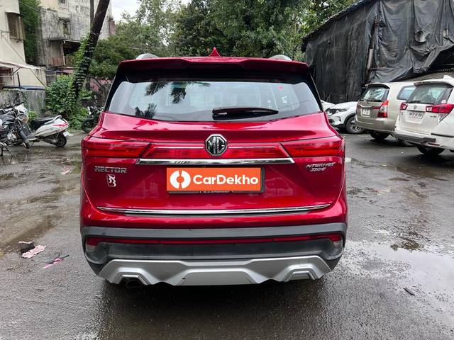 https://images10.gaadi.com/usedcar_image/3588913/original/processed_img2876715__used_car_2876715_1695560578.jpg?imwidth=6402