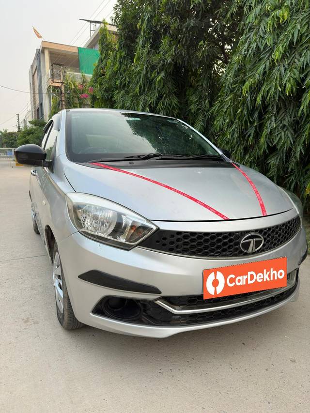 https://images10.gaadi.com/usedcar_image/3589228/original/processed_img2876761__used_car_2876761_1695577831.jpg?imwidth=6400