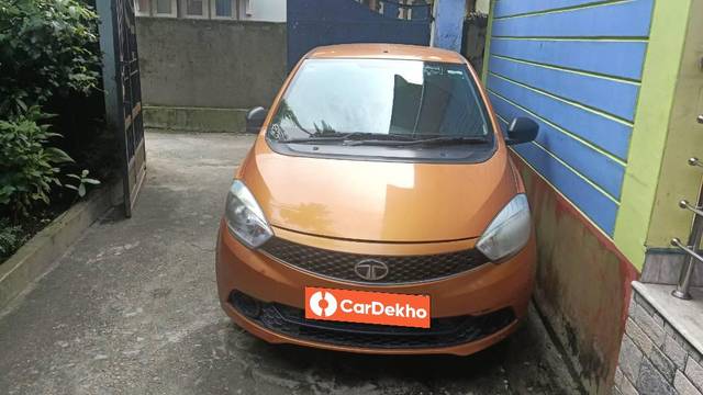 https://images10.gaadi.com/usedcar_image/3589378/original/processed_1b974e2e-4fc8-49ef-aac9-8ba00133ca10.jpeg?imwidth=6402