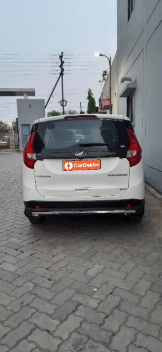 https://images10.gaadi.com/usedcar_image/3589394/original/processed_8a77f5c3-8634-4318-b8b8-89277a91720b.jpg?imwidth=6402