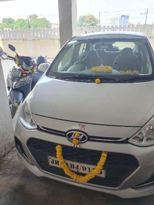 https://images10.gaadi.com/usedcar_image/3589442/original/processed_0d1365eb-5f9b-40cc-bcdb-d5d3f8b402f8.jpg?imwidth=6402