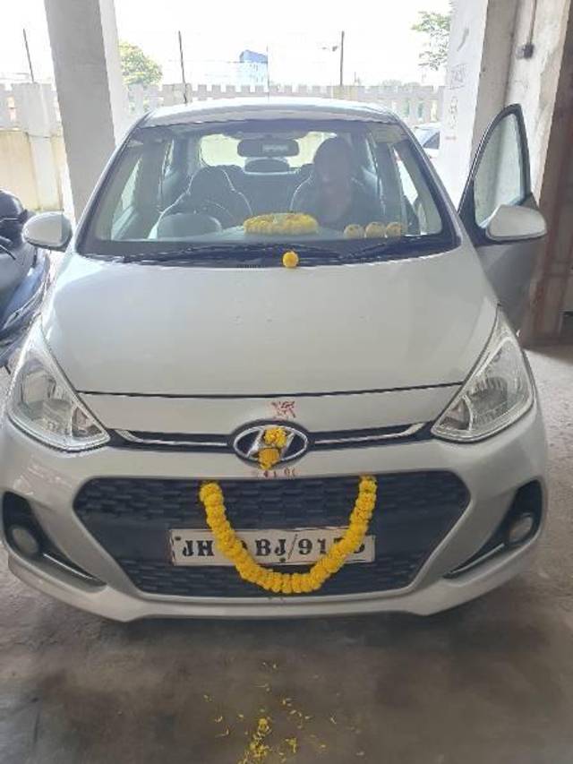 https://images10.gaadi.com/usedcar_image/3589442/original/processed_6ee13656-3622-47e1-b32a-94439502c0ca.jpg?imwidth=6401
