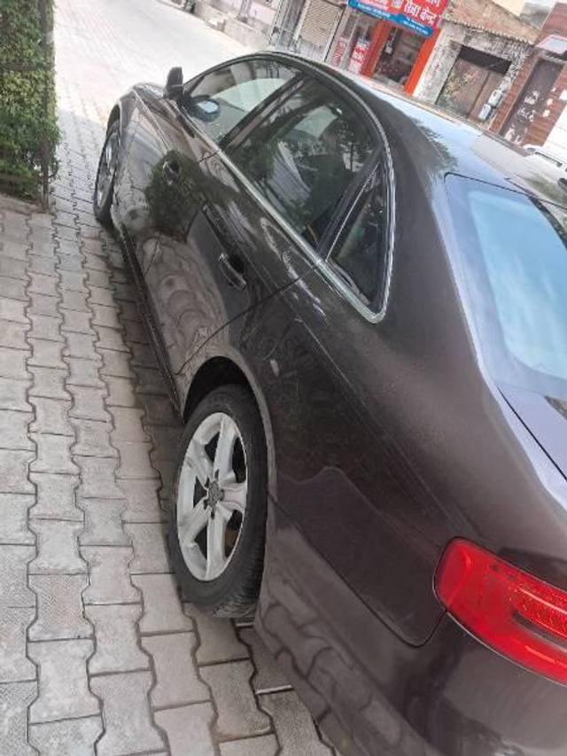 https://images10.gaadi.com/usedcar_image/3589520/original/processed_2aa1e099-dc3d-40f9-aea5-ec877162da56.jpg?imwidth=6402