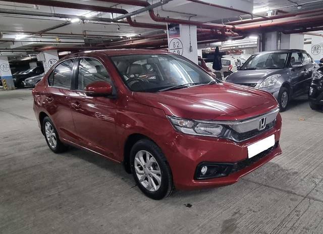 https://images10.gaadi.com/usedcar_image/3589523/original/processed_usedcar_img_20230719_wa0084_1301695620817_1695621045.jpg?imwidth=6400