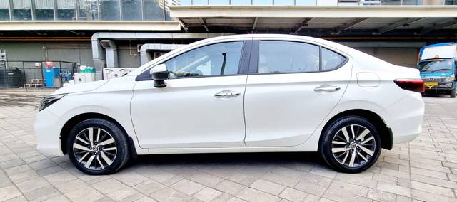 https://images10.gaadi.com/usedcar_image/3589541/original/usedcar_img_20230901_wa0009_1301695623076_1695623105.jpg?imwidth=6401