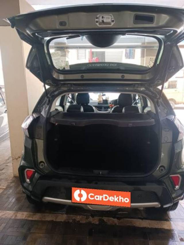 https://images10.gaadi.com/usedcar_image/3589843/original/processed_d65de12e-7462-4878-815a-be3012475287.jpg?imwidth=6402