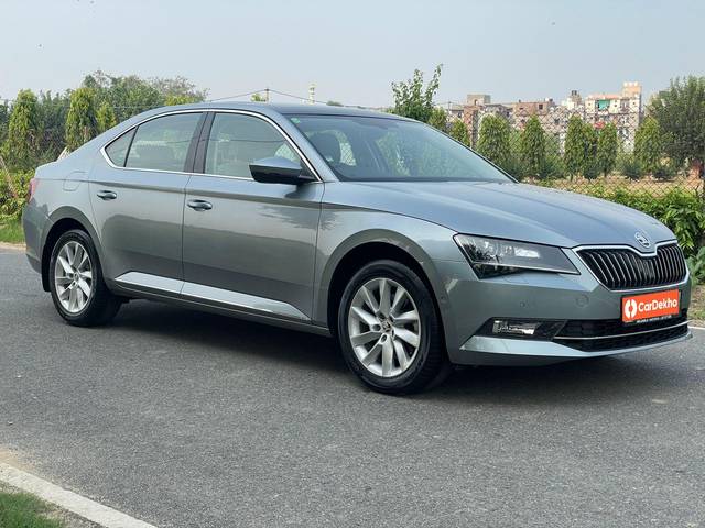 https://images10.gaadi.com/usedcar_image/3590081/original/processed_img2877154__used_car_2877154_1695636112.jpg?imwidth=6400
