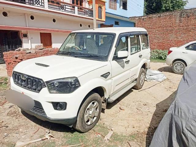 https://images10.gaadi.com/usedcar_image/3590111/original/processed_85ec1a99-5ff6-4e97-85a7-2dac7c3b94b2.jpg?imwidth=6400