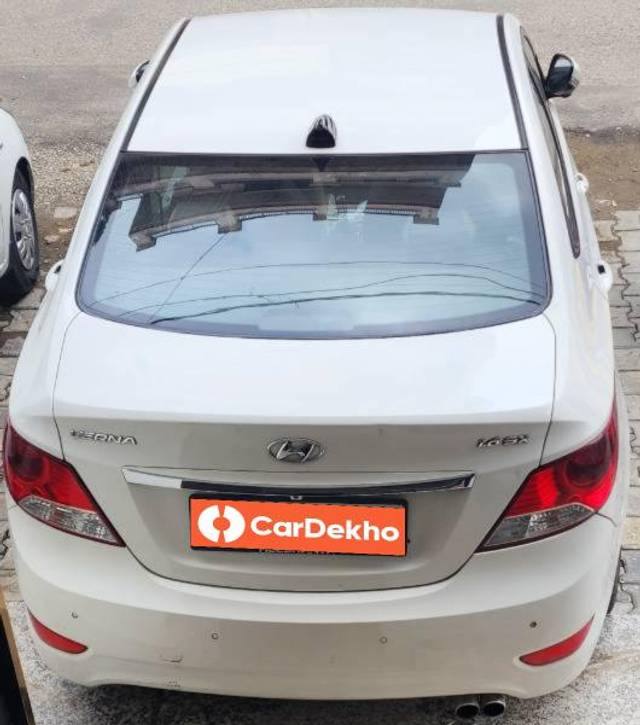https://images10.gaadi.com/usedcar_image/3590215/original/processed_124a2b2d-cd25-4875-9ef3-5fa5a183dc26.jpg?imwidth=6402