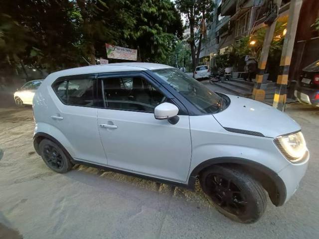 https://images10.gaadi.com/usedcar_image/3590265/original/processed_4cc2454a-c673-4420-b3cb-c11371f41979.jpg?imwidth=6400