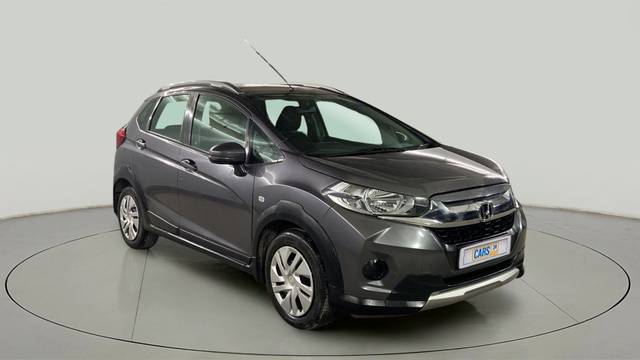 https://images10.gaadi.com/usedcar_image/3590502/original/slot__10138756755-ef651221431b45968adfa7fc7a0b7a8f-Exterior-7.jpg?imwidth=6400