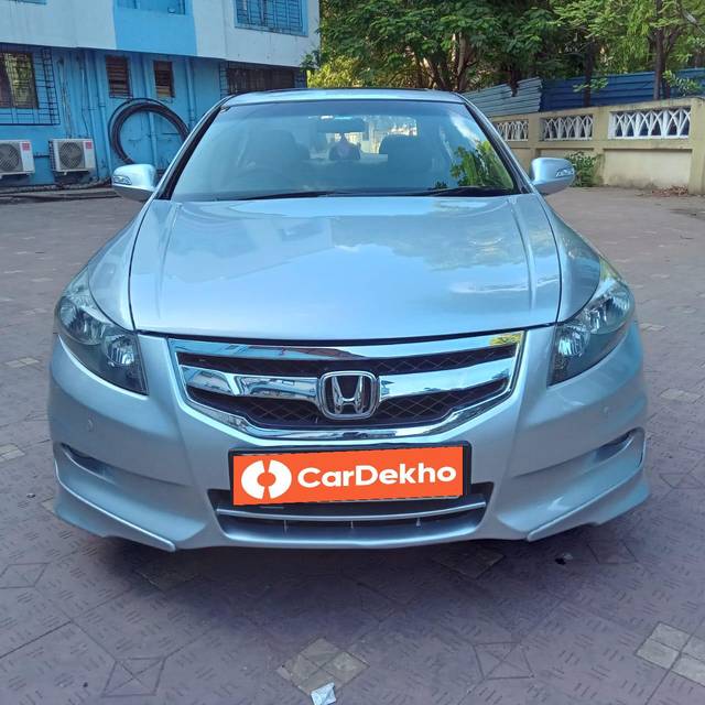 https://images10.gaadi.com/usedcar_image/3590555/original/processed_usedcar_1_42001695647579_1695647727.jpeg?imwidth=6400