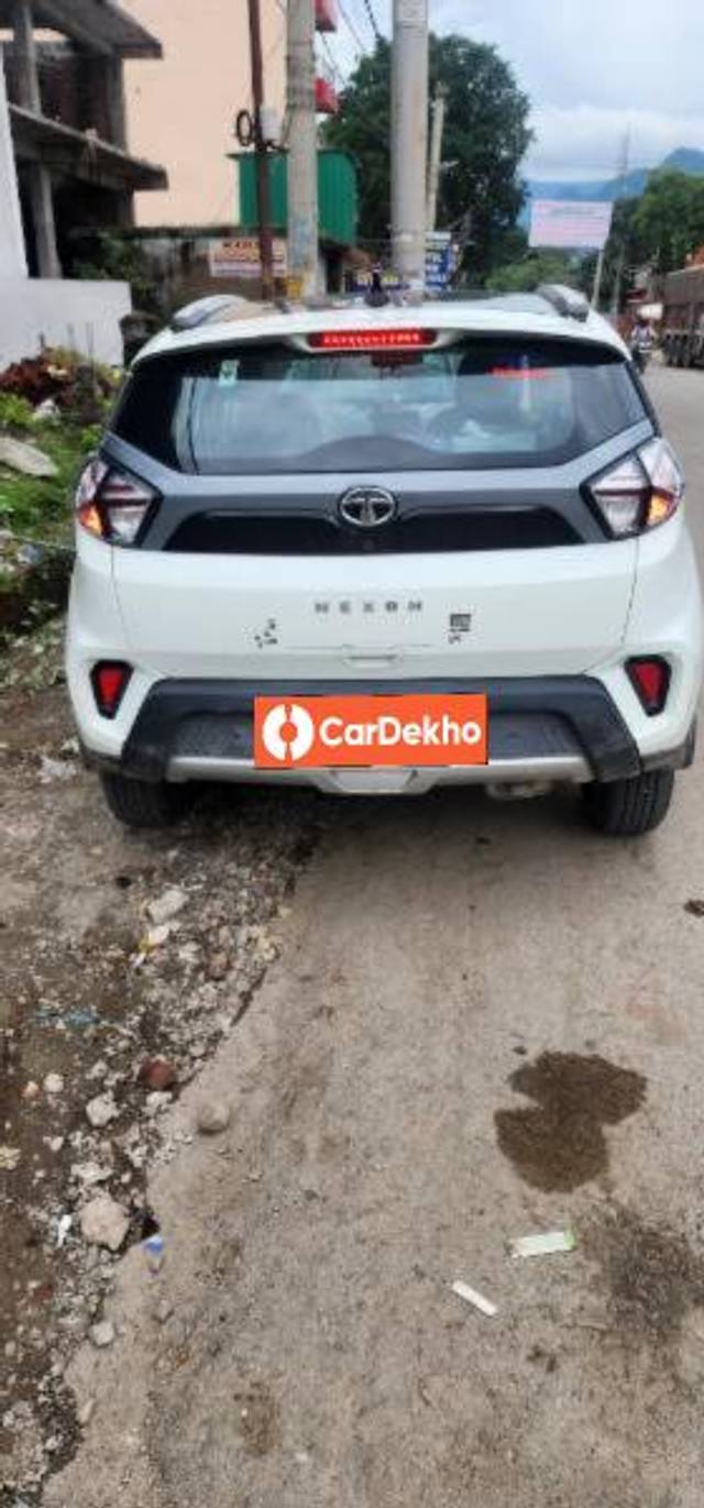 https://images10.gaadi.com/usedcar_image/3590566/original/processed_31a80542-ab13-4620-9777-72ad5586b296.jpg?imwidth=6401