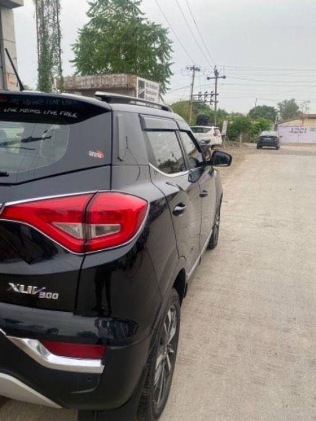 https://images10.gaadi.com/usedcar_image/3590779/original/processed_737585c7-a23b-4c54-baef-1b28e36a9fc7.jpeg?imwidth=6401