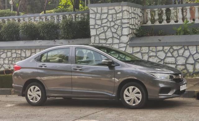https://images10.gaadi.com/usedcar_image/3590843/original/img2877479__used_car_2877479_1695661948.jpeg?imwidth=6402