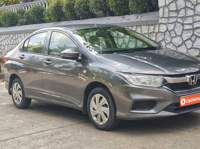 https://images10.gaadi.com/usedcar_image/3590843/original/processed_img2877479__used_car_2877479_1695661970.jpeg?imwidth=6401