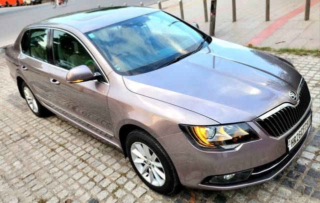 https://images10.gaadi.com/usedcar_image/3590875/original/img2877483__used_car_2877483_1695663601.jpg?imwidth=6400