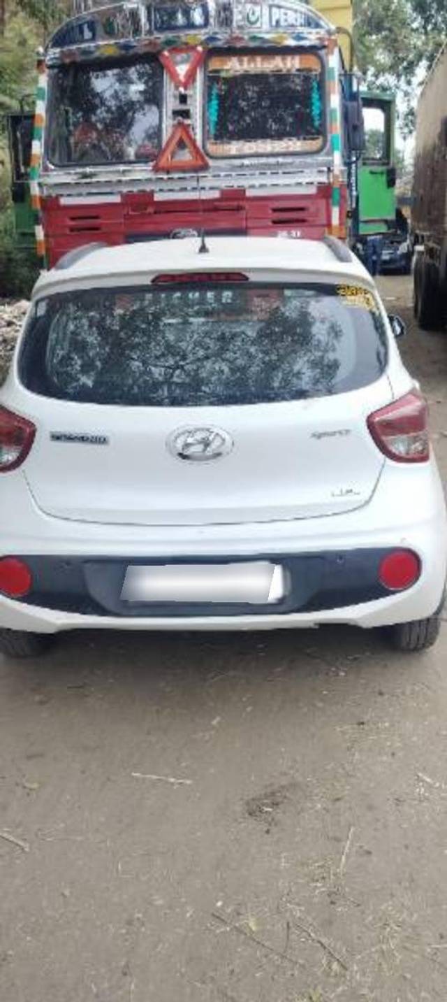 https://images10.gaadi.com/usedcar_image/3590882/original/processed_24214929-4b20-4f05-b23e-ec91e7d39e21.jpg?imwidth=6401