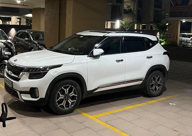 https://images10.gaadi.com/usedcar_image/3590960/original/processed_f6e0d64f-8a9e-4e70-a4c2-7c83e64e6c92.jpeg?imwidth=6401