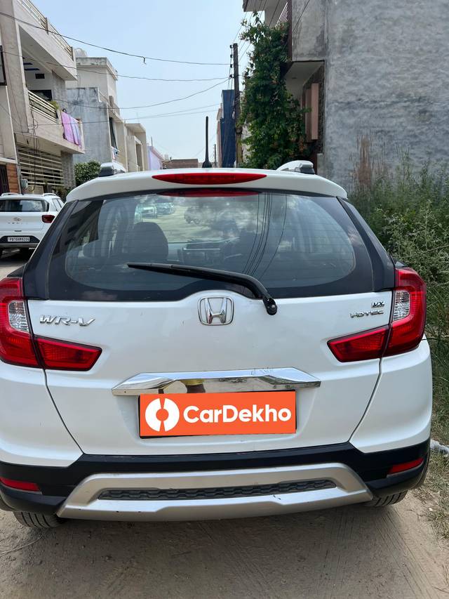 https://images10.gaadi.com/usedcar_image/3591094/original/processed_7484537a-052c-44b5-826a-821e3845d742.jpeg?imwidth=6401
