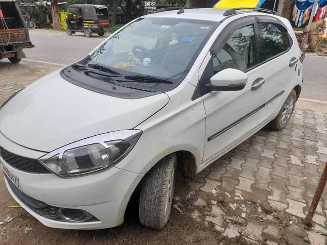 https://images10.gaadi.com/usedcar_image/3591142/original/processed_f327adc5-7b15-4043-988a-cfc7c33e45b9.jpg?imwidth=6400