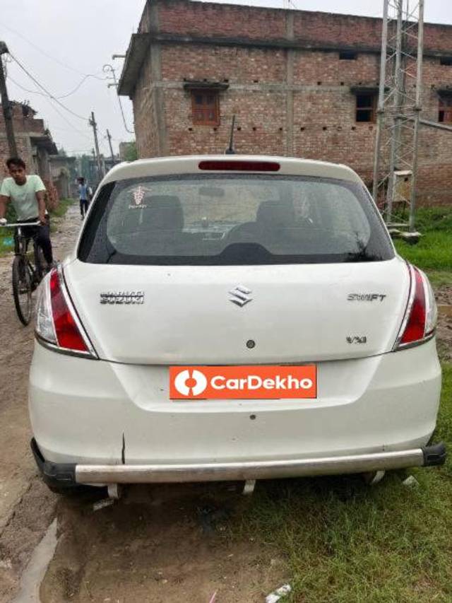 https://images10.gaadi.com/usedcar_image/3591409/original/processed_a4fd9a04-7986-4cd9-be94-c8bcee6ab432.jpg?imwidth=6401