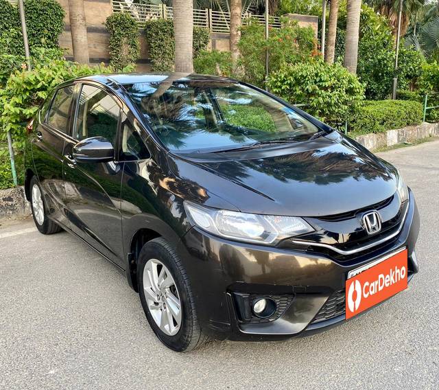 https://images10.gaadi.com/usedcar_image/3591410/original/processed_img2877663__used_car_2877663_1695710958.jpg?imwidth=6400