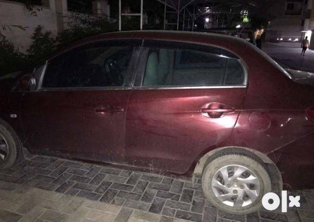 https://images10.gaadi.com/usedcar_image/3591430/original/processed_157dc86a-90e1-4482-9095-7129defbabd6.jpeg?imwidth=6401