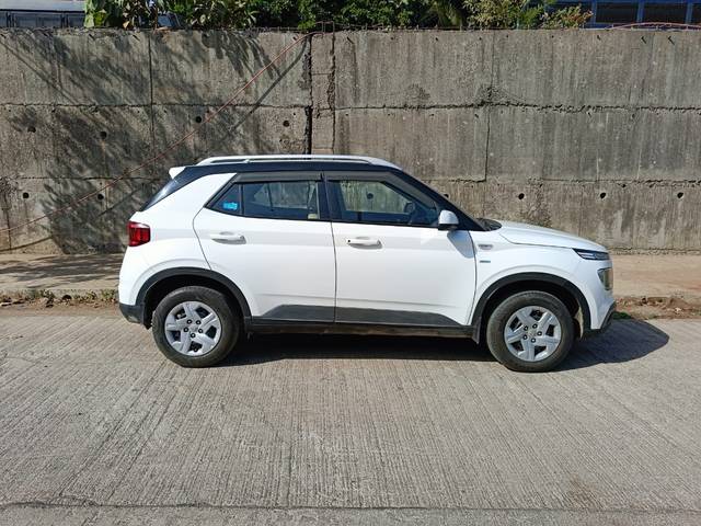 https://images10.gaadi.com/usedcar_image/3591590/original/85560b79e06b1ed534e30e51d9ded8e5.jpg?imwidth=6401
