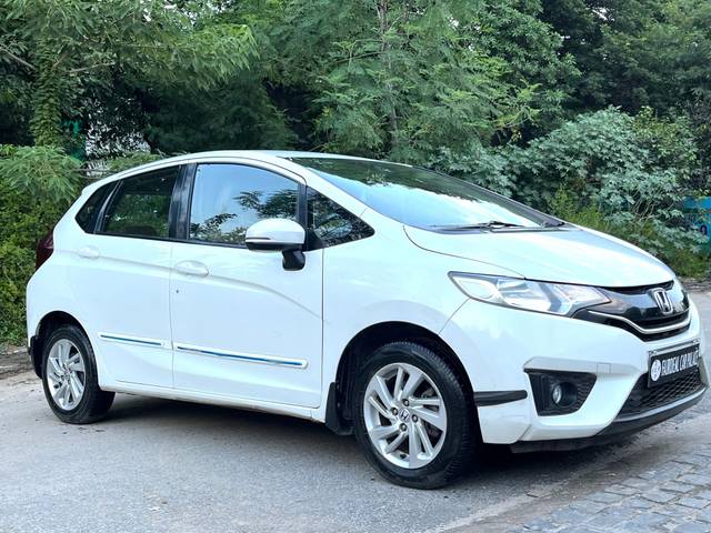 https://images10.gaadi.com/usedcar_image/3591808/original/processed_usedcar_img_7525_28581695718755_1695718782.jpg?imwidth=6400