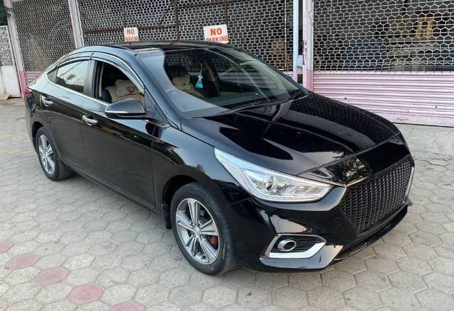 https://images10.gaadi.com/usedcar_image/3591922/original/processed_9cb360b0-e8a3-42b4-a95c-a1d4ba449cbb.JPEG?imwidth=6400