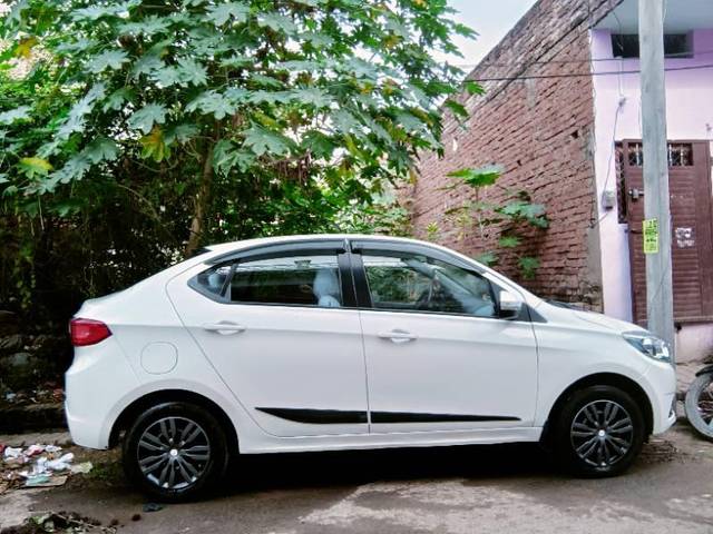 https://images10.gaadi.com/usedcar_image/3591953/original/processed_d507d5b5-8ac5-414f-9767-90cfee6dfb06.jpg?imwidth=6401